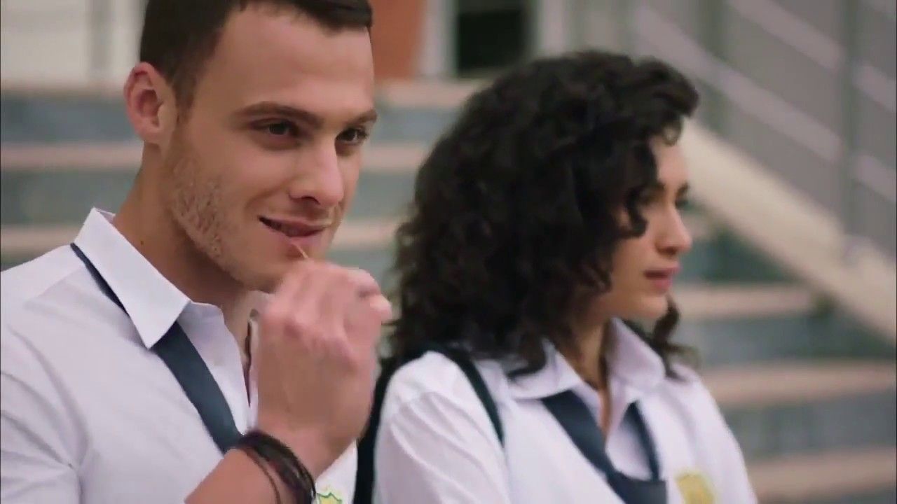 Series De Kerem Bursin En Español