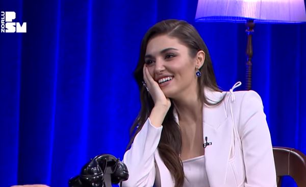 Anche Hande Erçel è sorpreso da oltre 20 milioni di follower! C'è una cosa a cui presta particolare attenzione durante la condivisione! 8