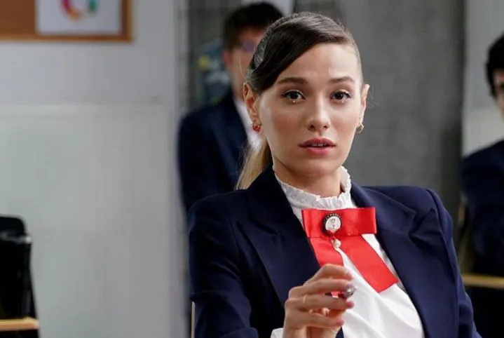 Who is Sümeyye Aydogan? Where is she from – Height – Age – TV Series – Family 9