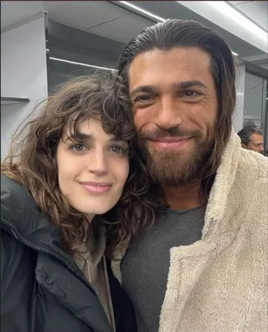 The photo of Can Yaman with his partner in the series El Turco shook social networks!