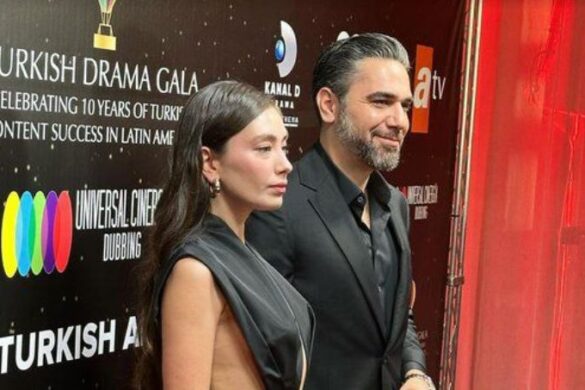 Neslihan Atagül and Kadir Doğulu were guests of honor at the gala celebrating Turkish TV series in America