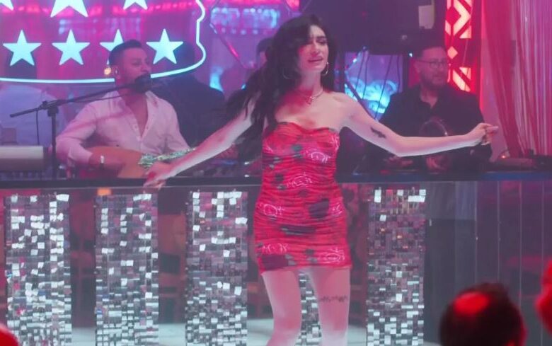 Hazar Ergüçlü, the Dilber of the İnci Taneleri series, became one of the luckiest actors of the last period!